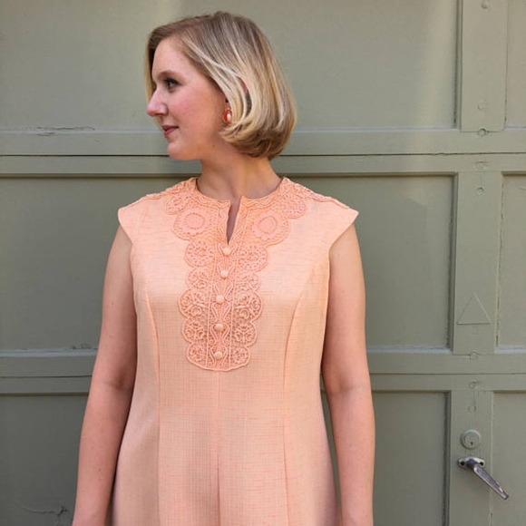 Vintage 1960'S Structured Peach Lace Maxi Dress - Picture 3 of 6